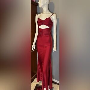 Sleek Red Ruched Bodycon Formal Dress